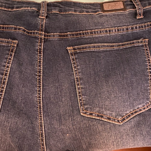 Women Earl Jeans - Picture 6 of 8